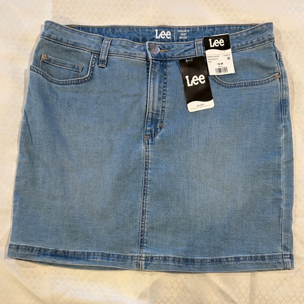 Lee Women,s Blue Denim Skort Regular Fit.